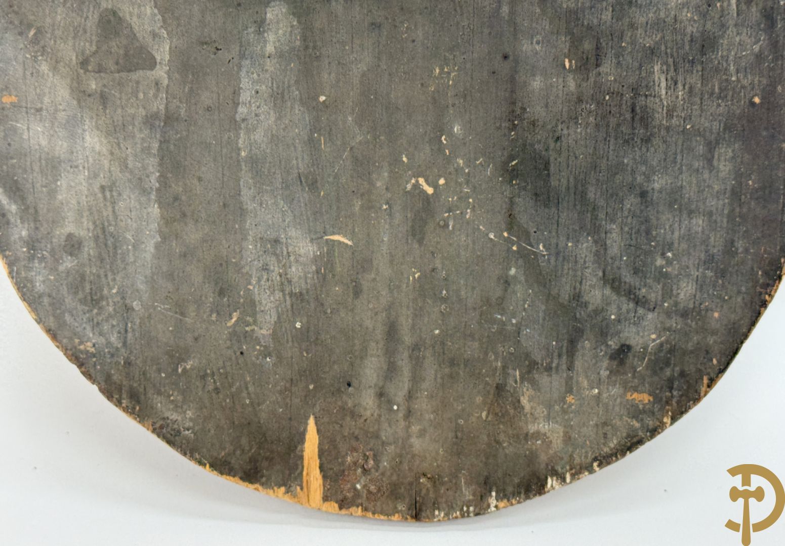 Rond handbeschilderd paneel met evangelist