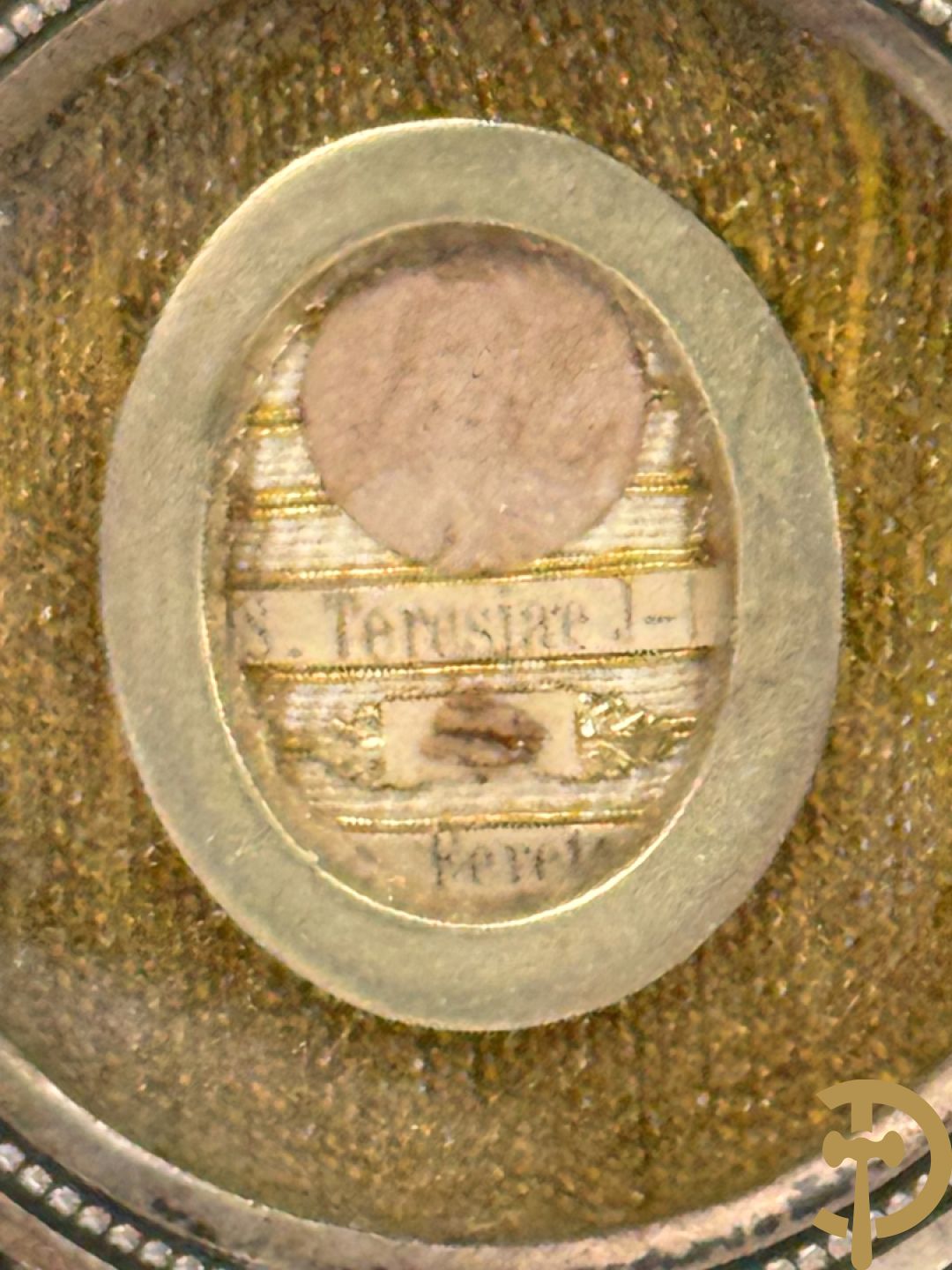 Grote relekwie en 3 kleine relikwieën + bijhorende documentatie