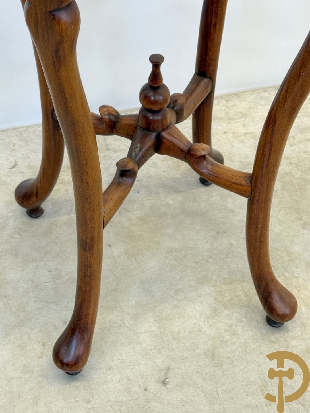 Chinese hardhouten sokkel