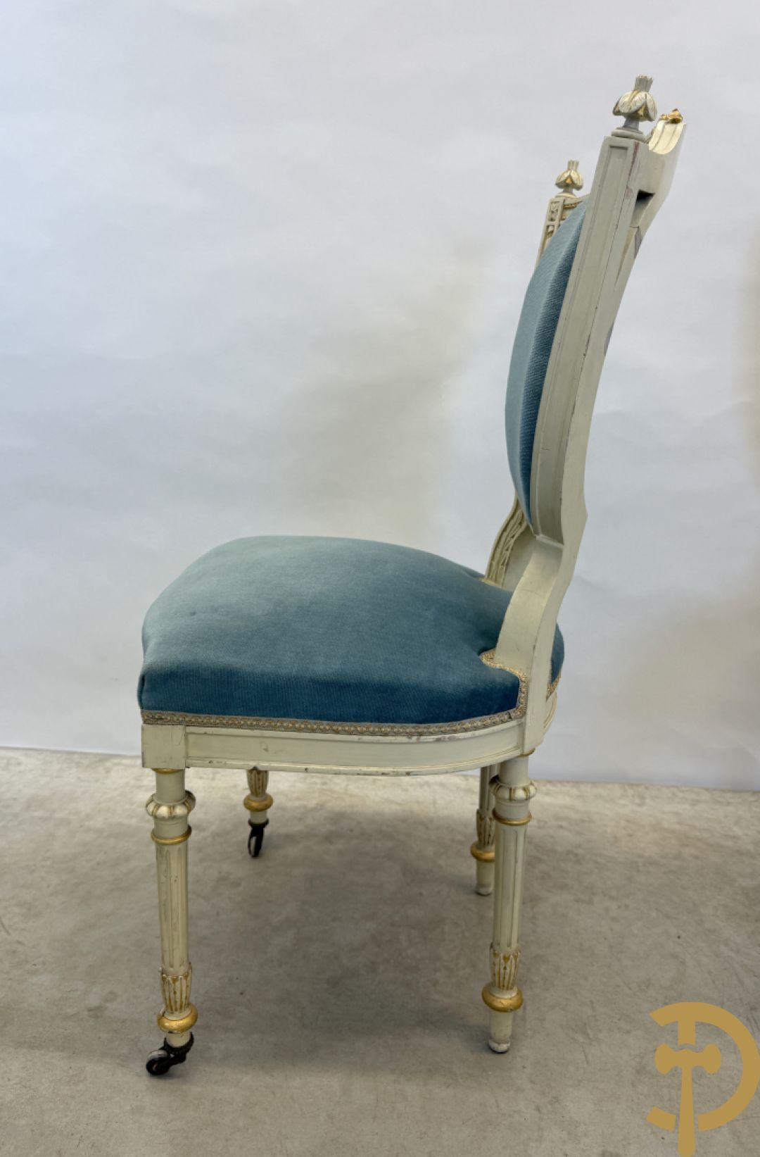 Salonensemble Louis XVI stijl bestaande uit 2 armzetels, 2 stoelen en salontafel