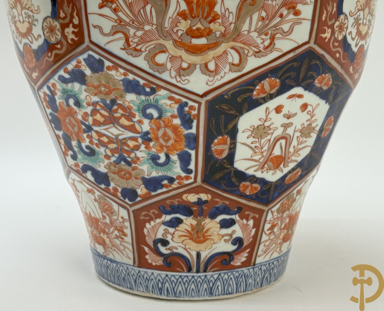 Japanse Imari vaas met fo-hond bezet, 19e