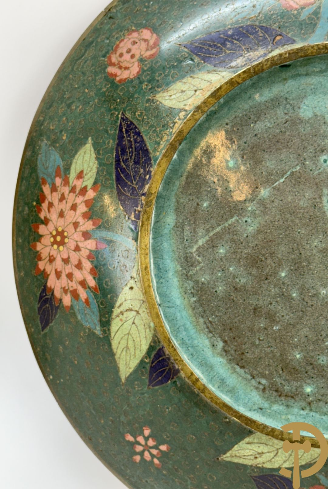 Twee cloisoné borden met vogel- en bloemendercor