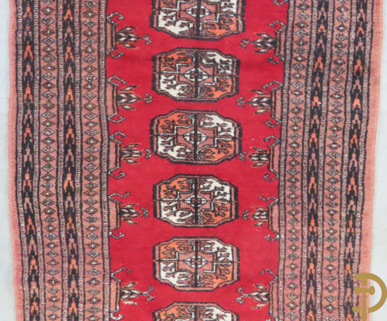 Zes oosterse handgeknoopte tapijten w.o. 2 Bouchara, Hamadan en 2 voettapijtjes