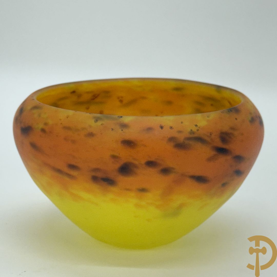 Kleurrijke kleine pate de verre coupe oranje/geel, Schneider getekend