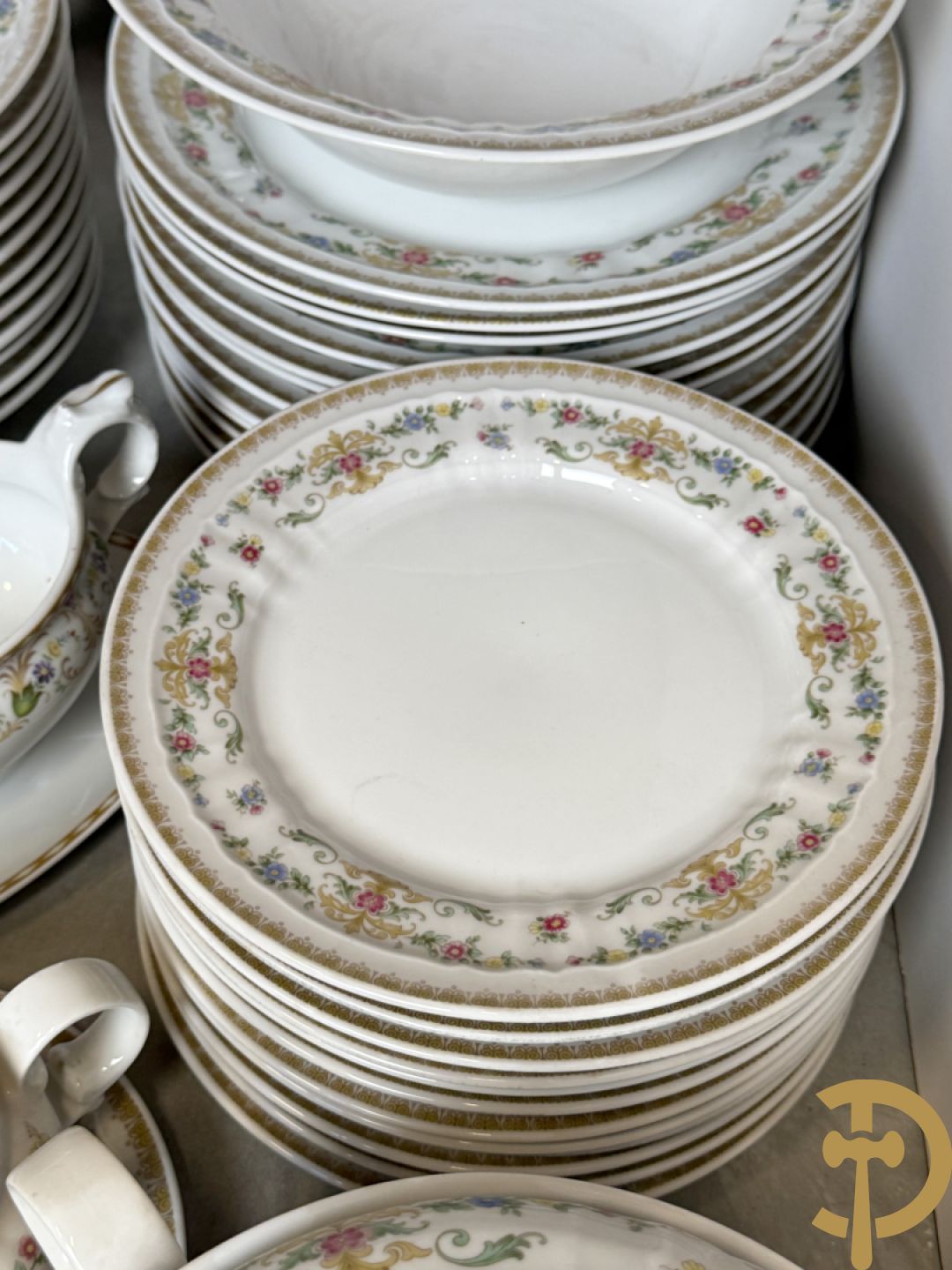 Porseleinen eetservies met bloemendecor, Eschenbach + Porseleinen eet- en koffieservies met gebloemde rand, Fürstenberg