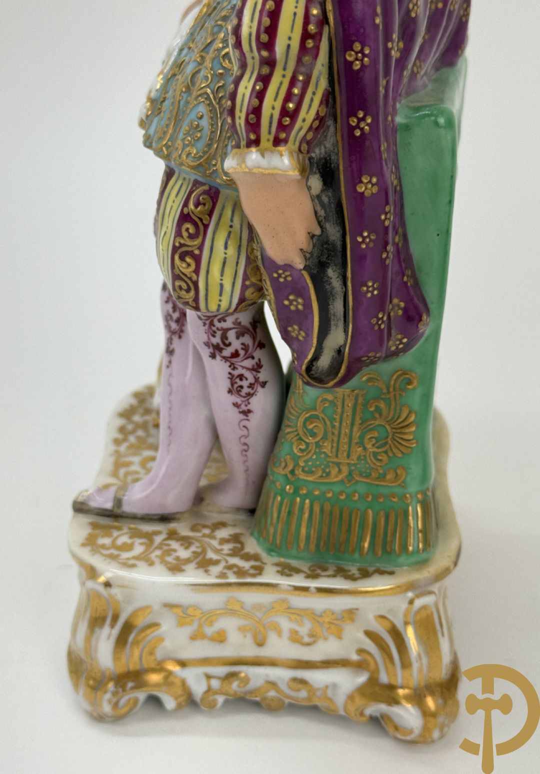 Paar 19e porseleinen Vieux Paris beeldjes van edelheer en edelvrouw