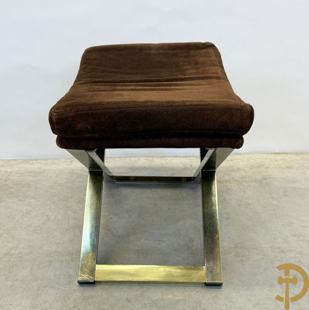 Wortelnotehouten sokkel, Mahay J.C. getekend + poef op koperen onderstel + 3 cigognetafels