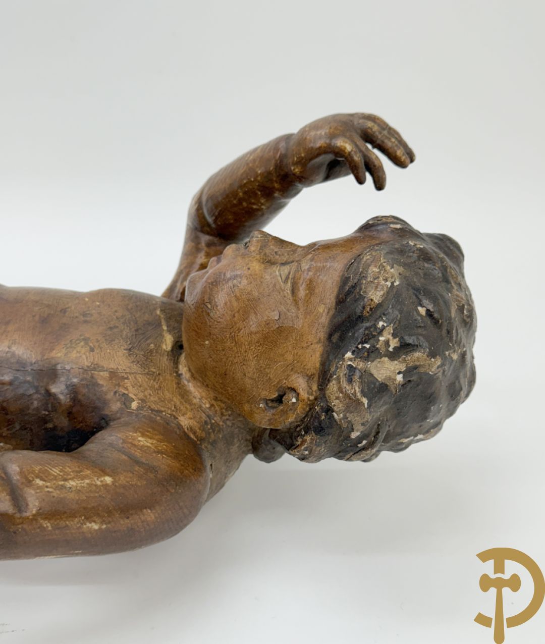 Paar houtgesculpteerde en gepolychromeerde cupido