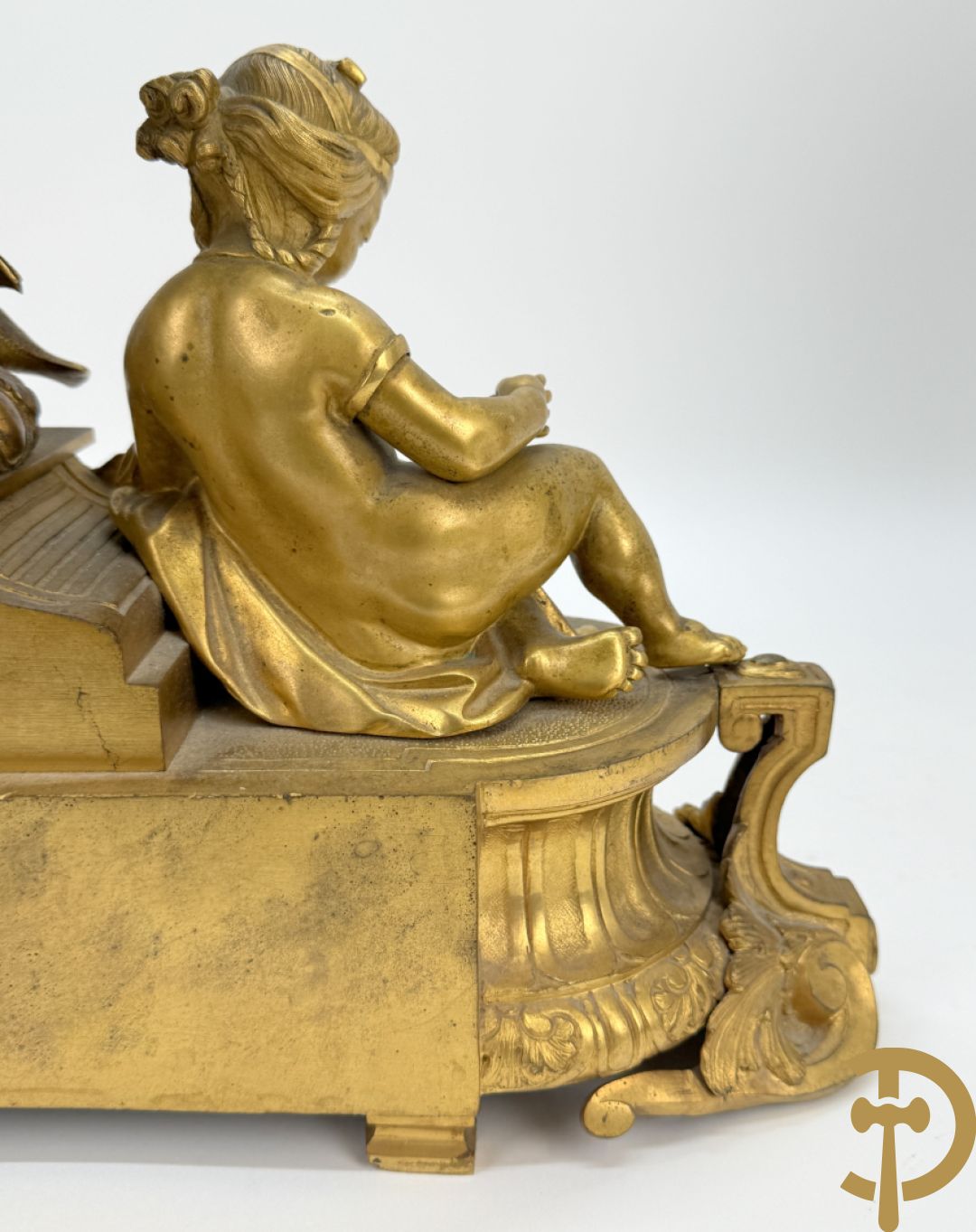 Driedelige bronzen Franse garnituur bezet met cupido