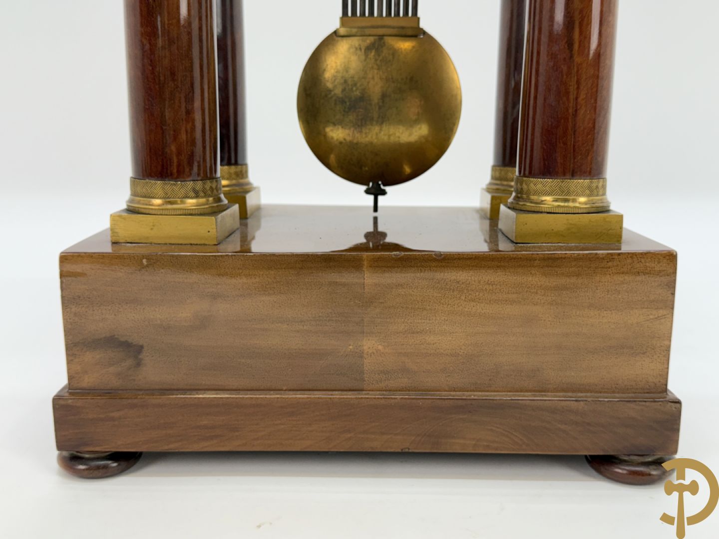 Mahoniehouten vierzuilenklok Charles X