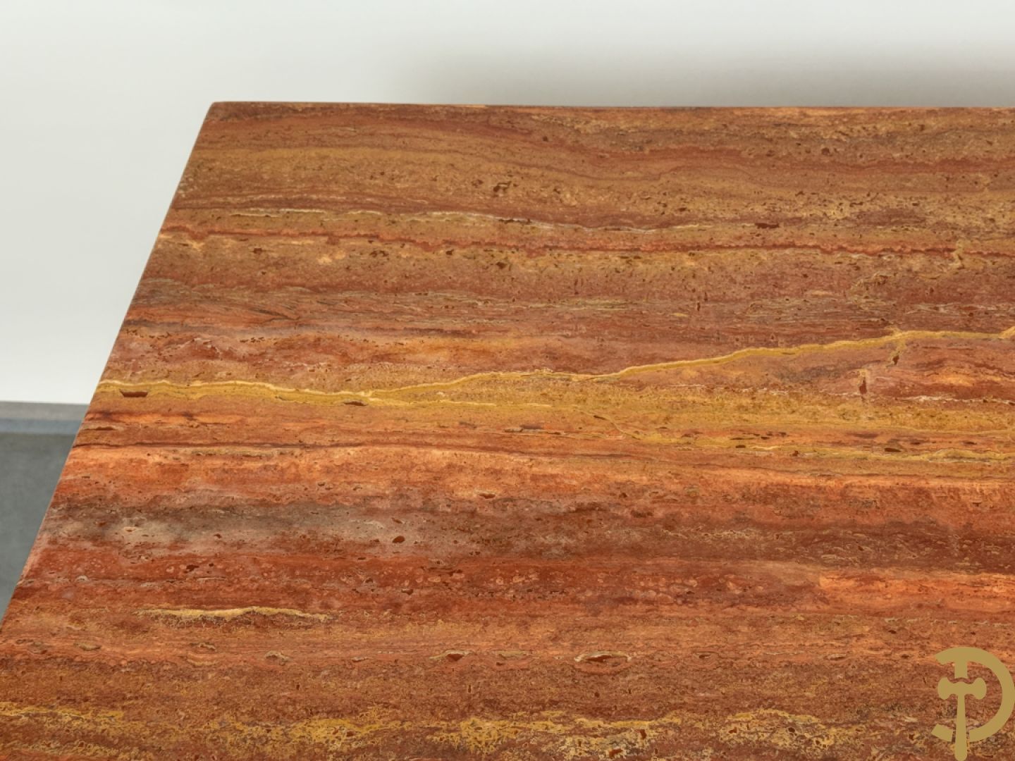 Geaderde marmeren Cassina tafel op 4 cilindervormige poten Mario Bellini