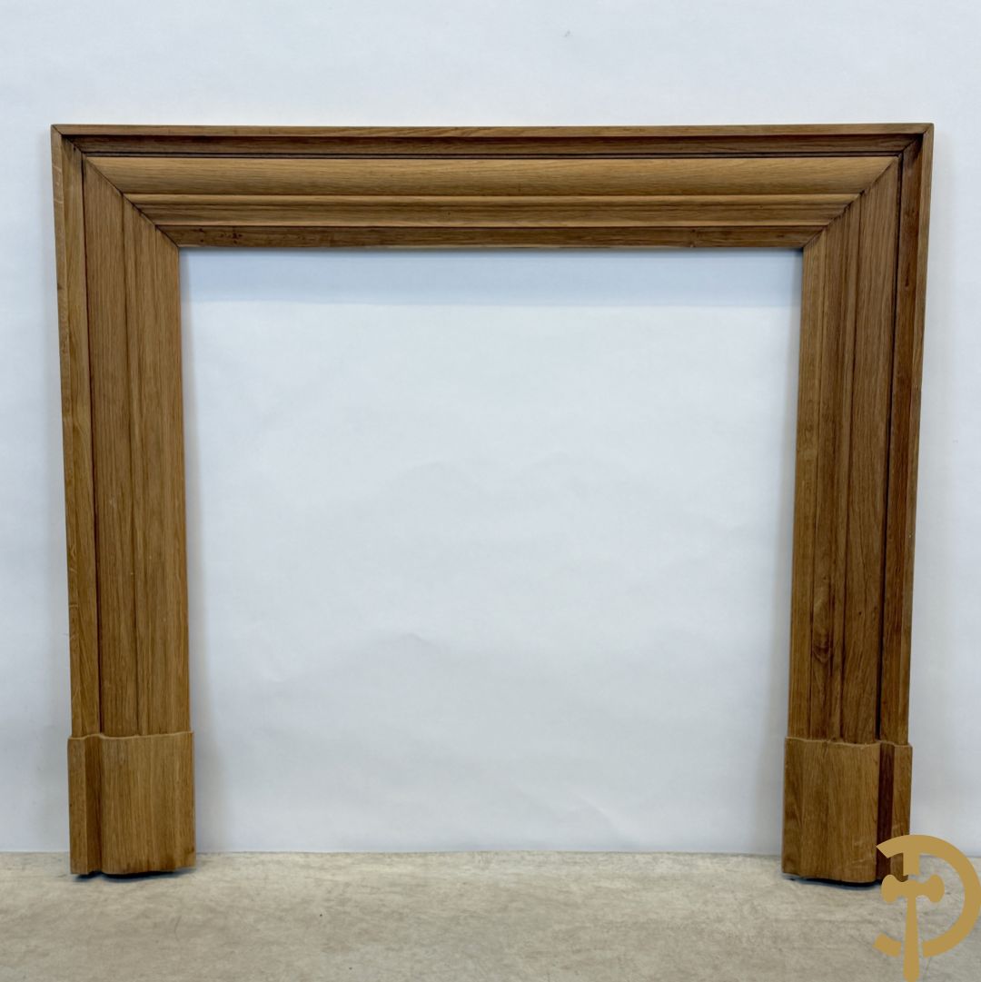 Eiken schouwmantel met gestoken molures