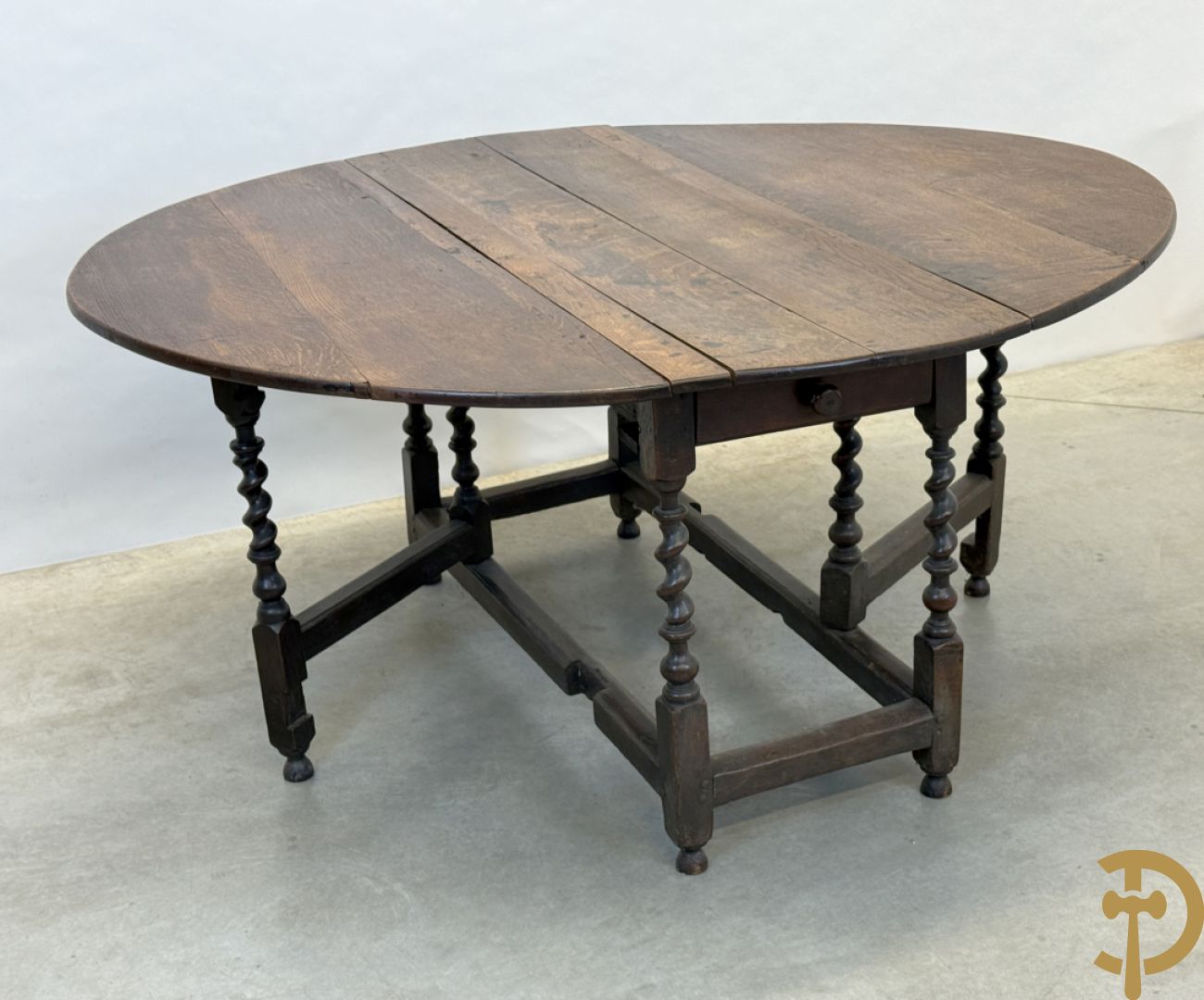 Massief eiken Engelse gateleggtafel met lade op getorste poten