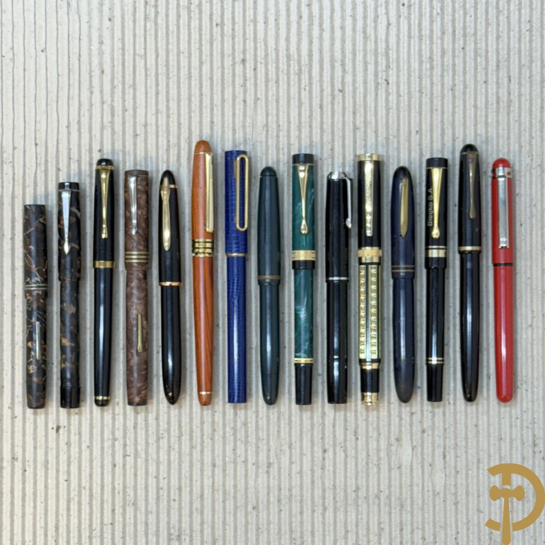 Vijftien oude vulpennen w.o. 5 uit de jaren 