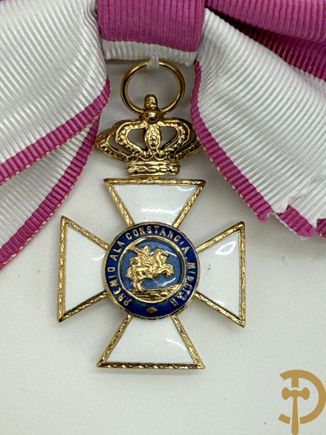 Grootkruis en borstster in de Orde van Sint-Hermengilde Spanje