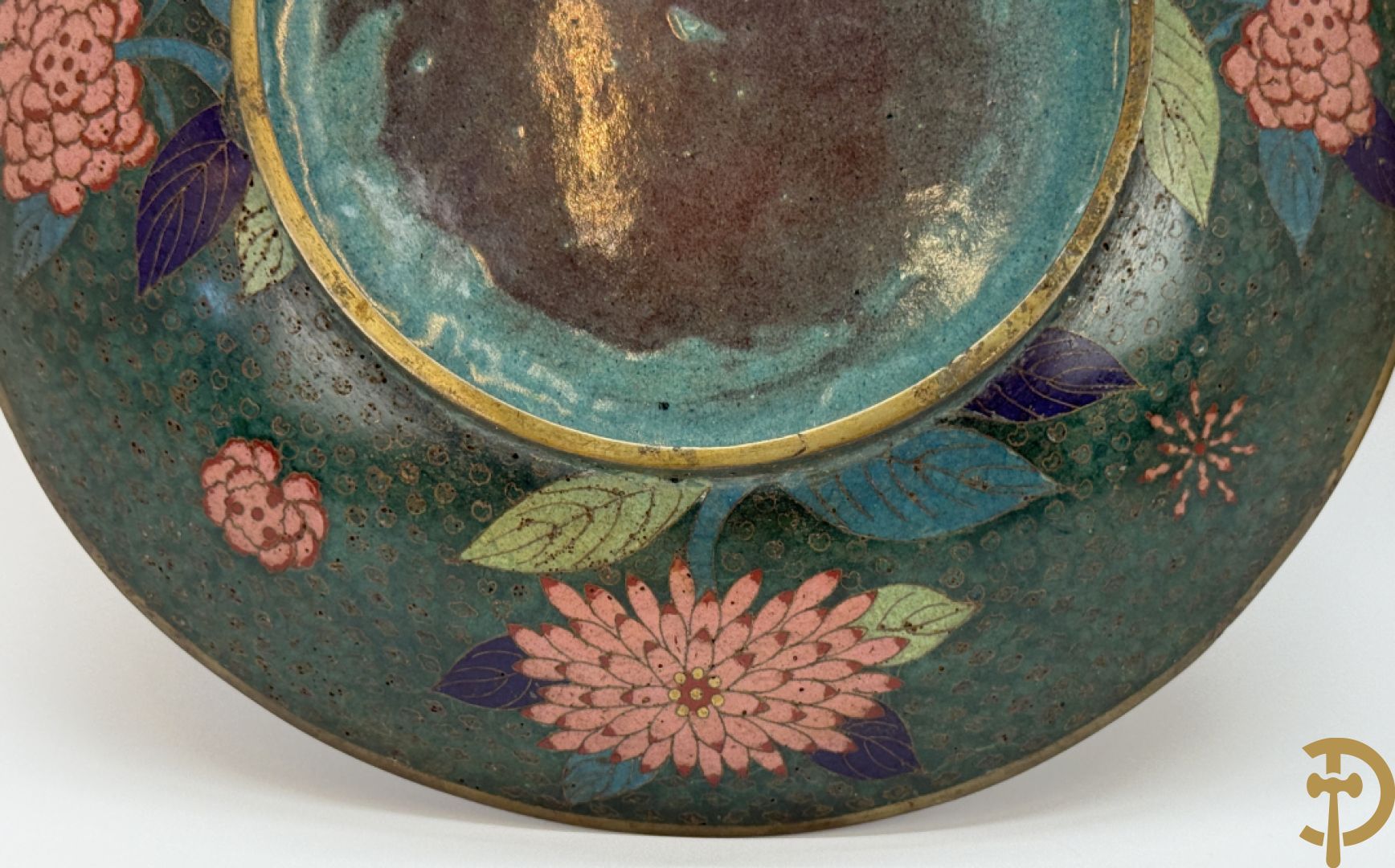 Twee cloisoné borden met vogel- en bloemendercor