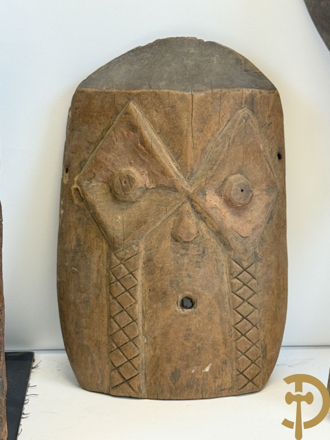 Afrikaanse sculpturen en maskers w.o. Sangye, Dogon, Lega