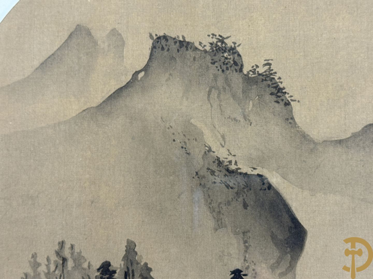 Drie ronde Aziatische zijdeschilderingen + Aziatische zijdeschildering