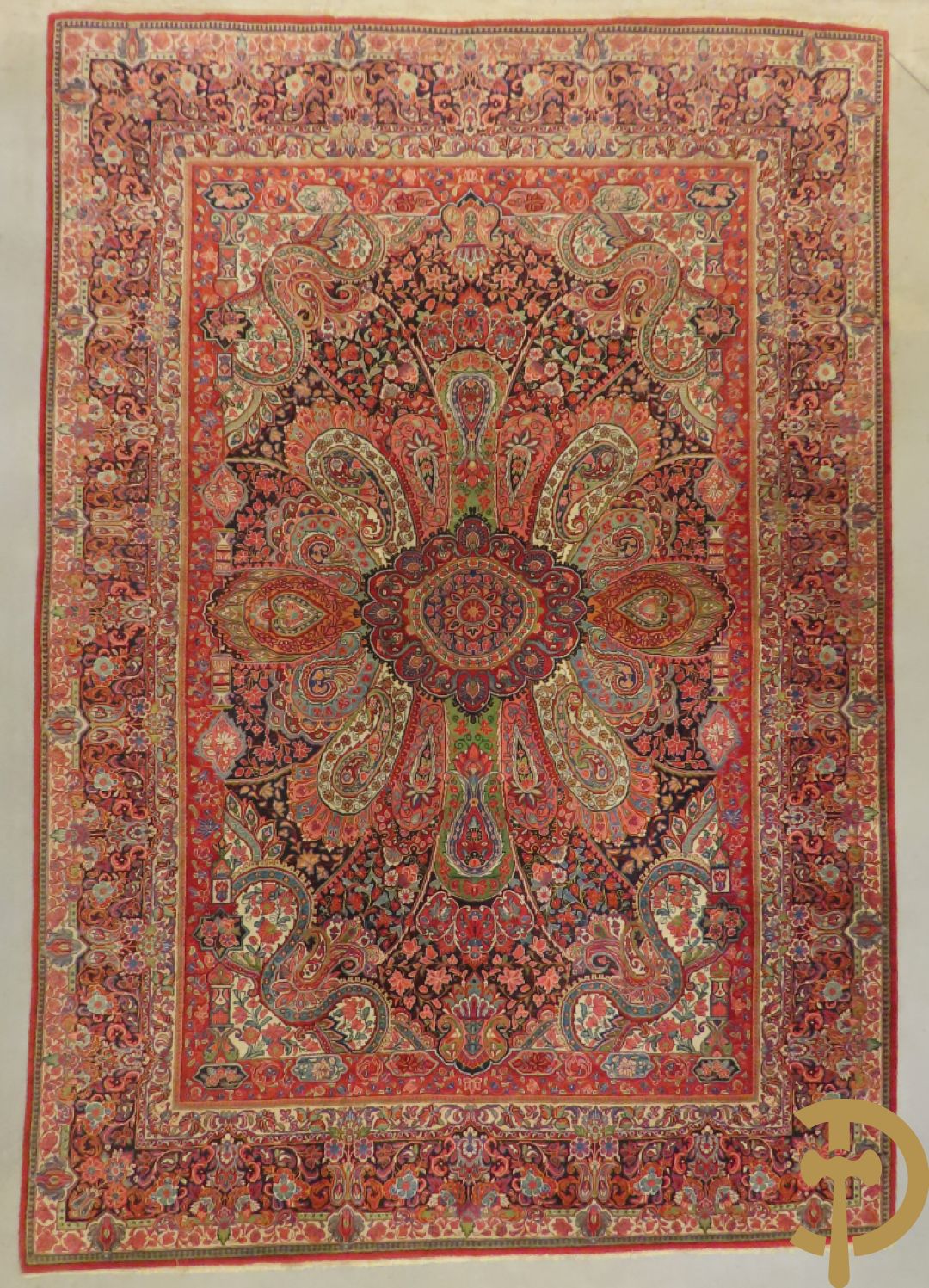 Oosters handgeknoopt tapijt met cashmeremotieven