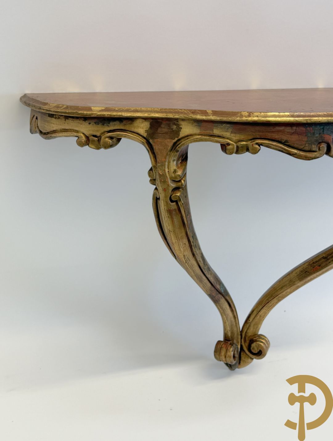 Vergulde spiegel met rocailles + console Louis XV stijl