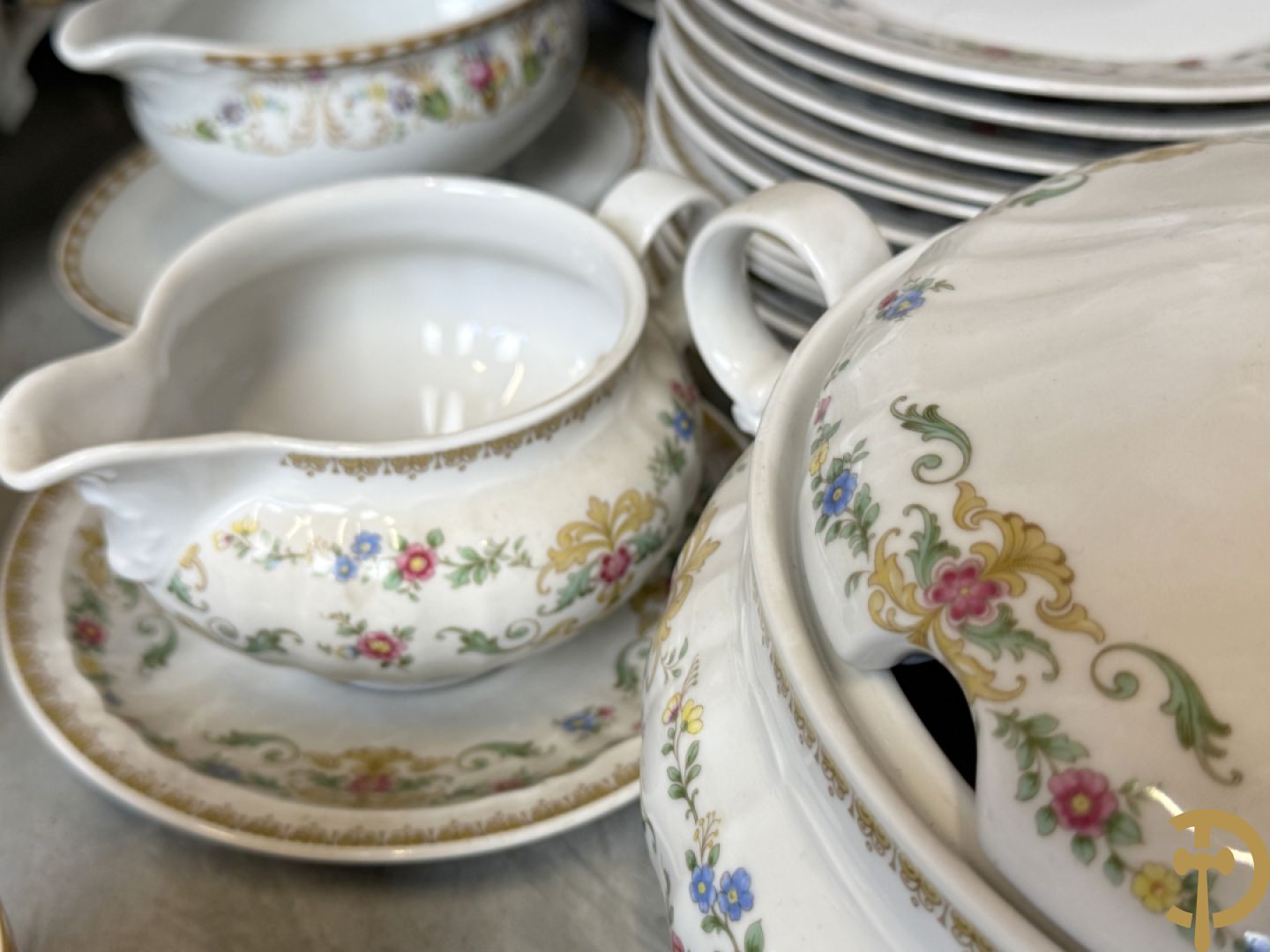 Porseleinen eetservies met bloemendecor, Eschenbach + Porseleinen eet- en koffieservies met gebloemde rand, Fürstenberg