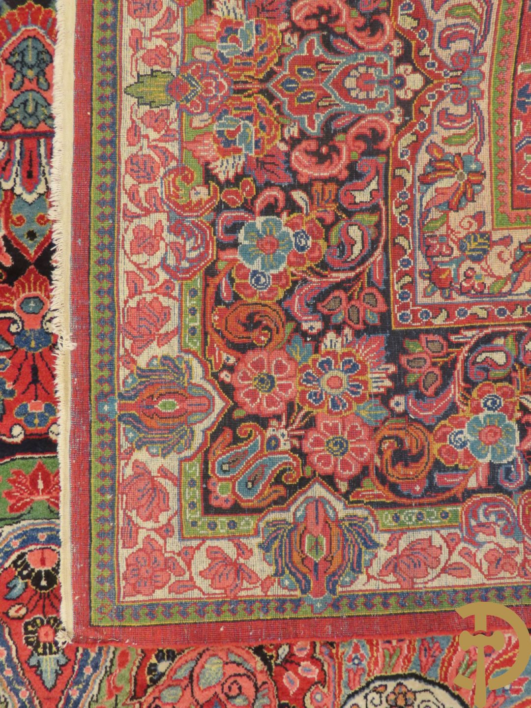 Oosters handgeknoopt tapijt met cashmeremotieven