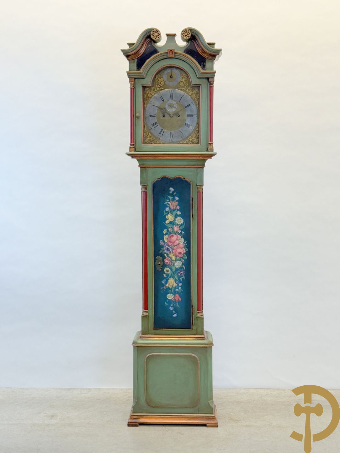 Beschilderde Engelse mahoniehouten grootvadersklok - deur met bloementafereel, getekend G. Peters Flensburg