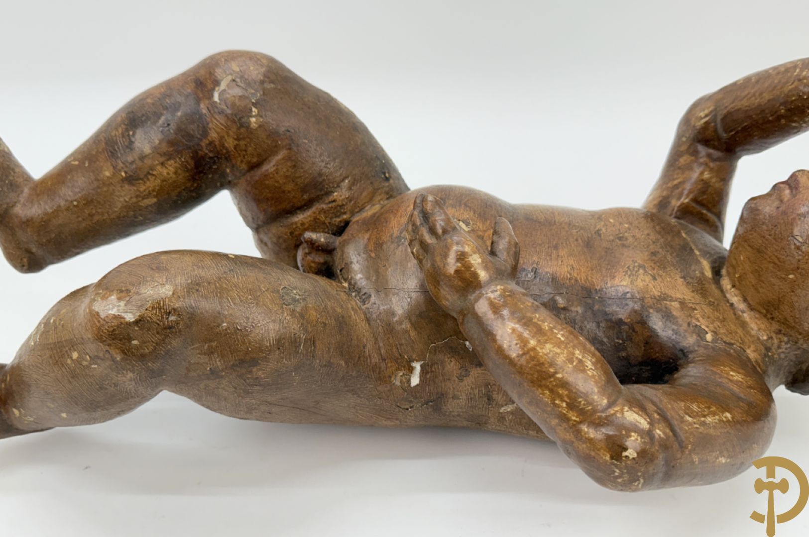 Paar houtgesculpteerde en gepolychromeerde cupido