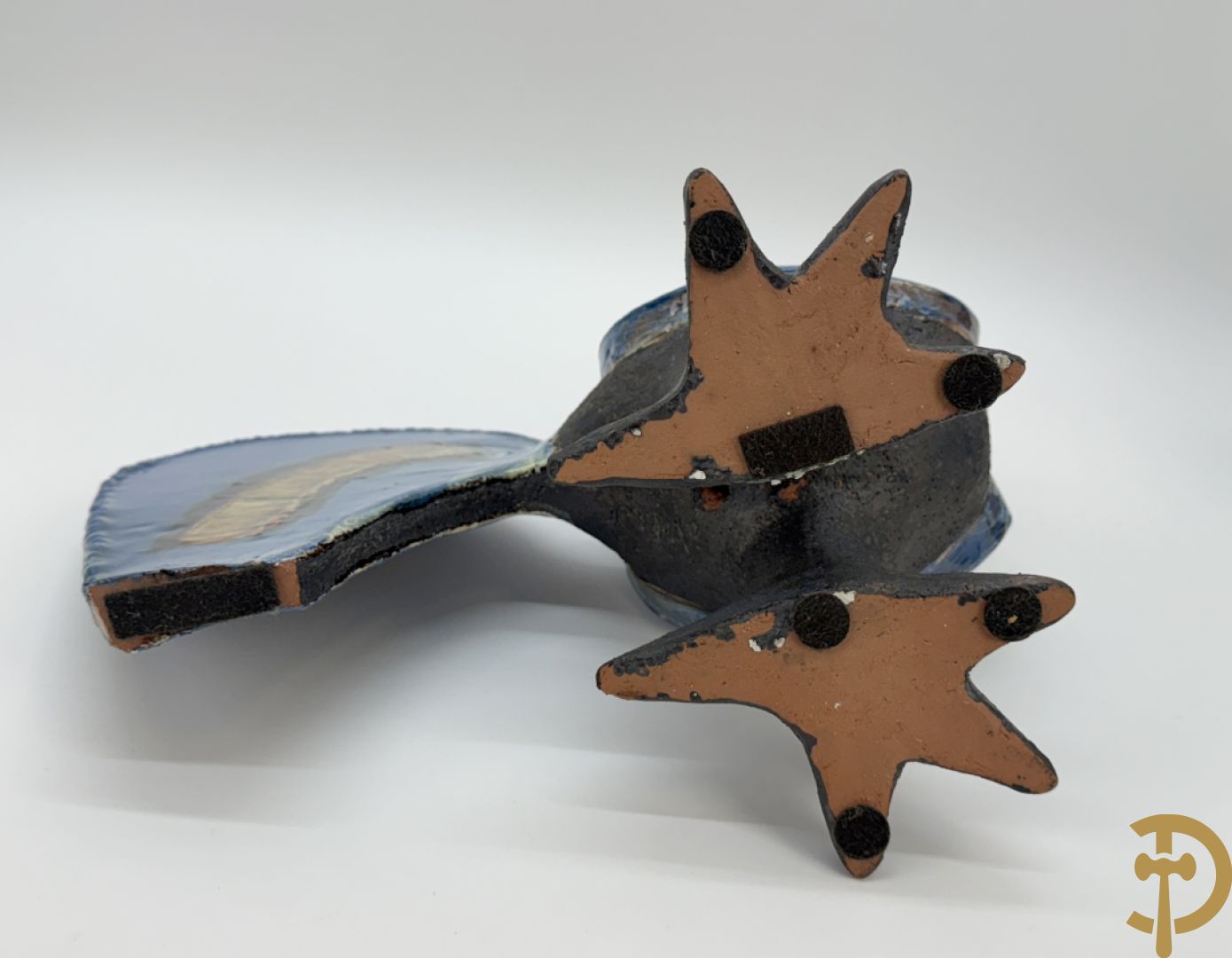 POUCHAIN Dominique getekend - Twee gekleurde keramieken hanen