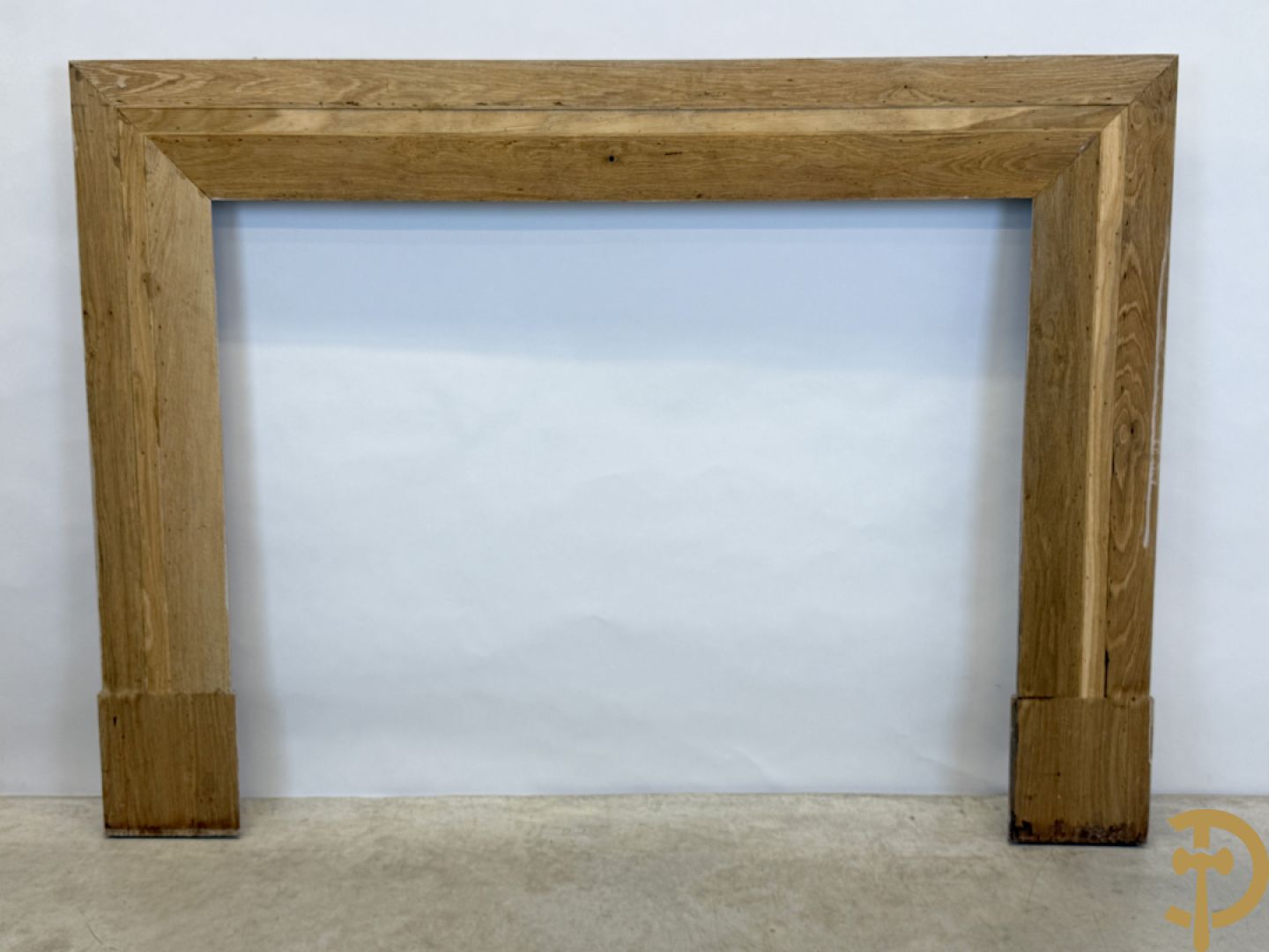 Eiken schouwmantel met gestoken molures