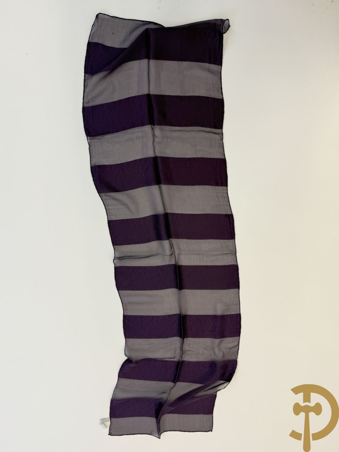 Vier foulards Nina Ricci (nooit gedragen komt uit winkel restant)