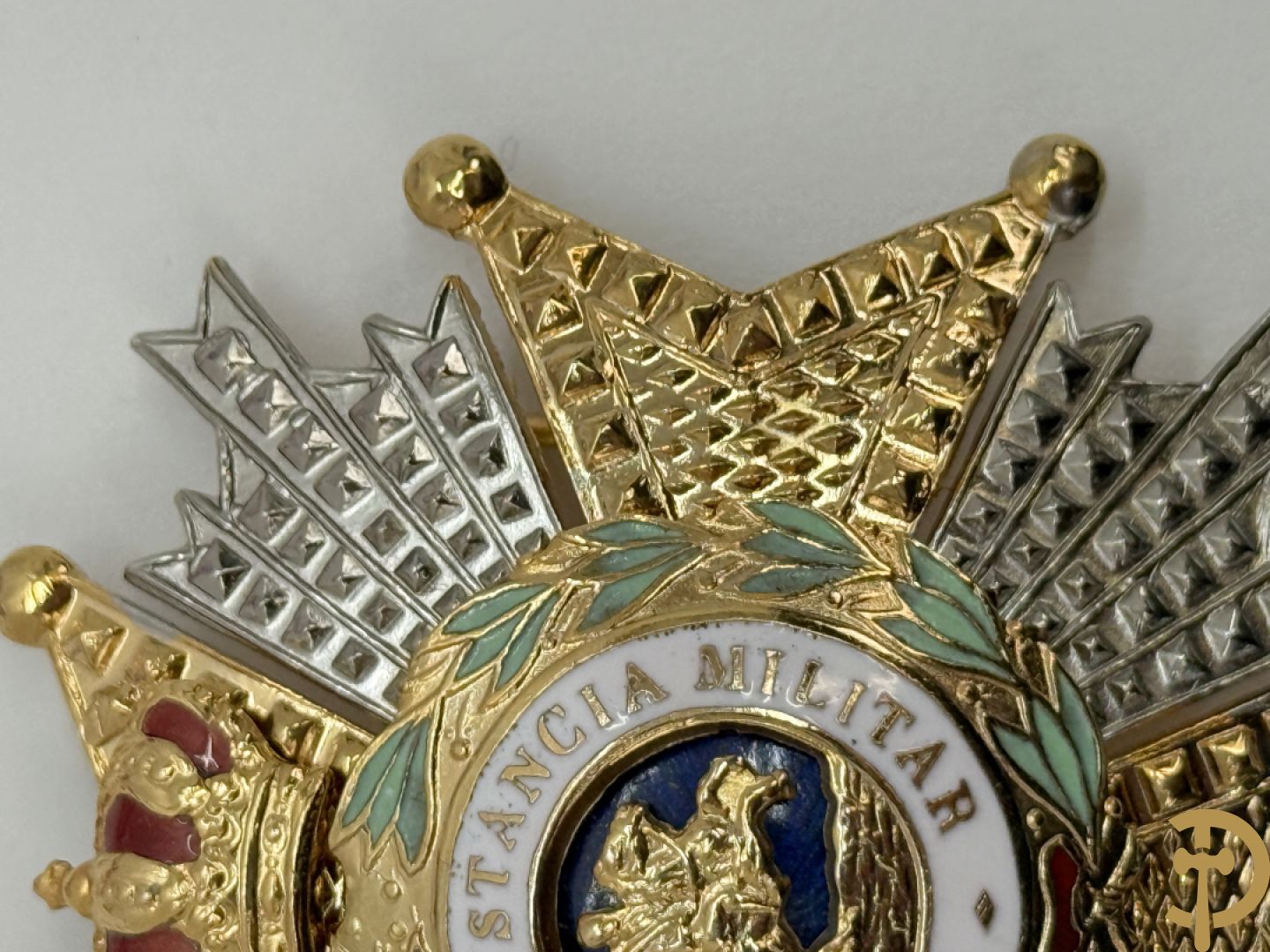 Grootkruis en borstster in de Orde van Sint-Hermengilde Spanje