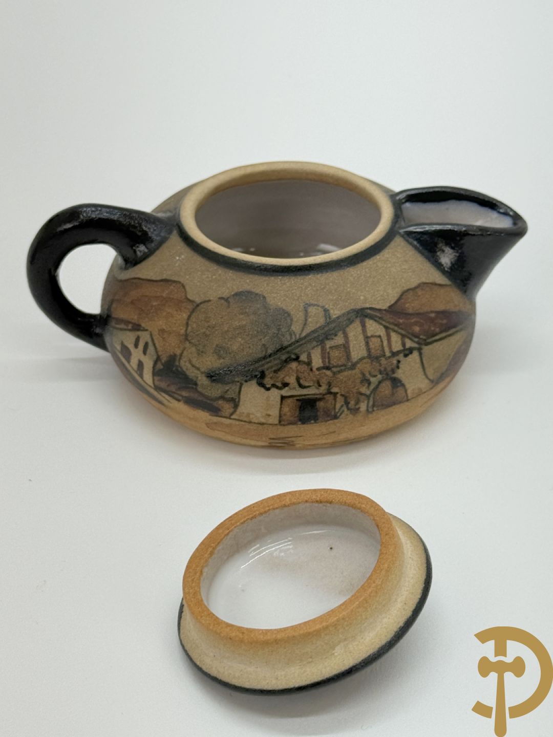 Tète à tète in meerkleurige faience Grès van Ciboure, getekend R. Le Corrone, bestaande uit theekan, melkkan, suikerpot, 2 tasjes en 2 schoteltjes