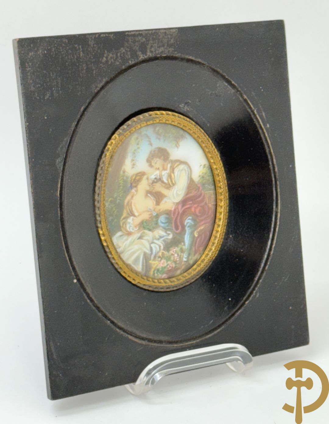 Vier handgekleurde miniaturen met romantische scènes en edeldames