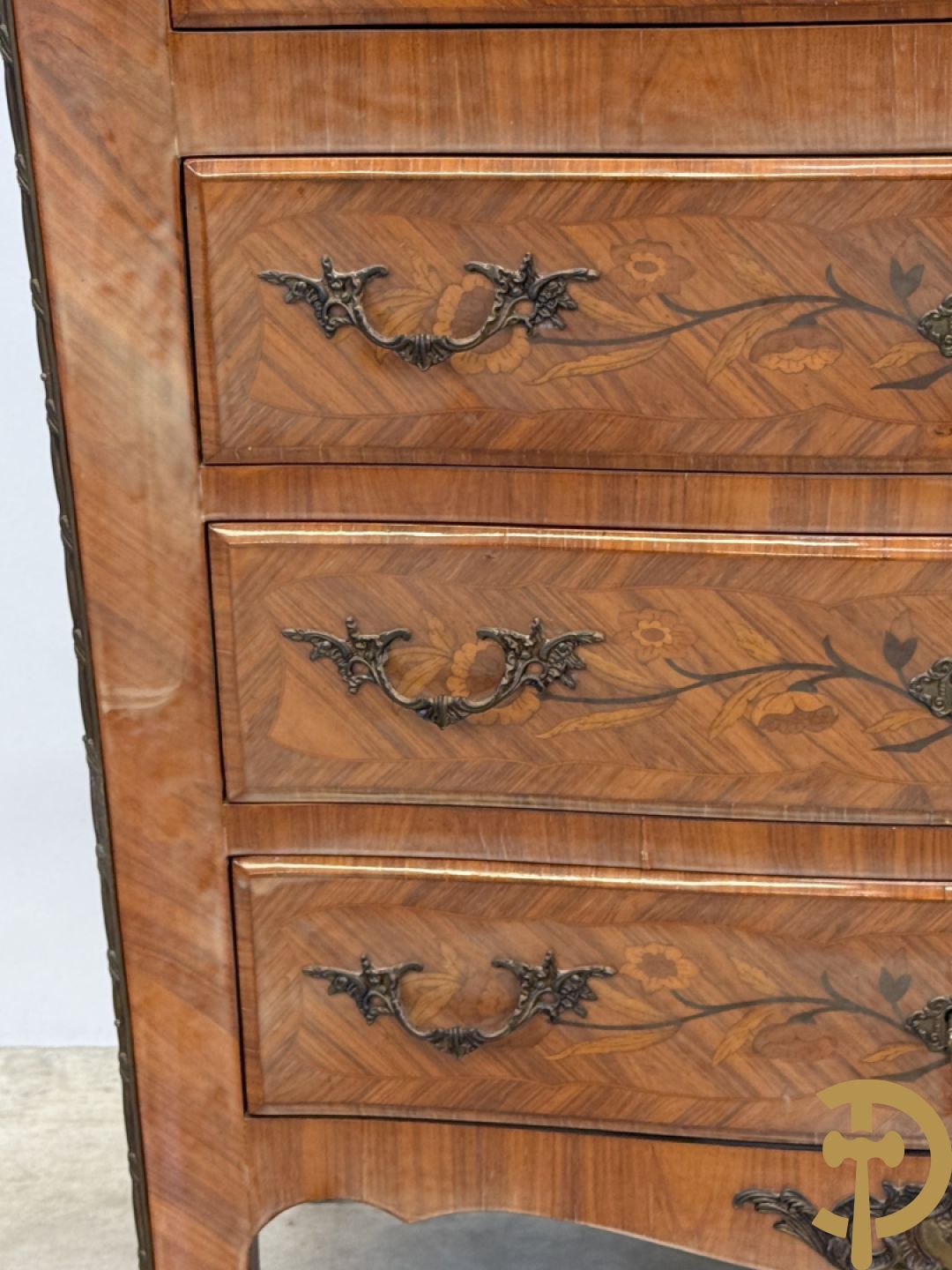 Notelaren klapsecretaire met 4 lades en bloemenmarquetterie, bezet met bronzen ornamenten - bovenaan met marmeren blad