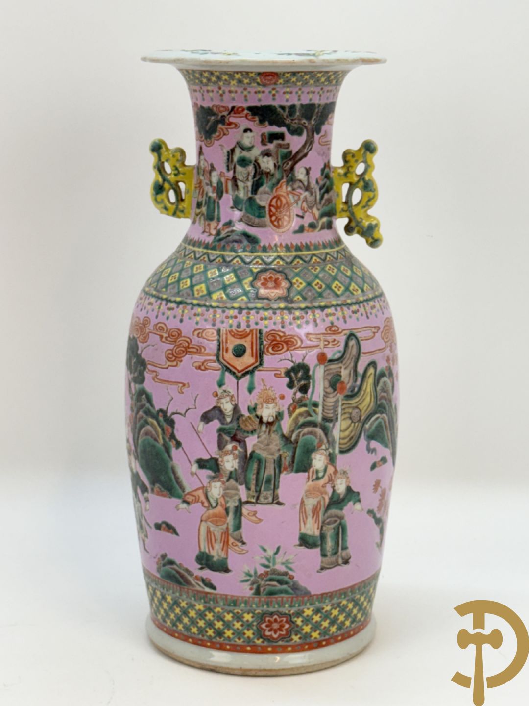 Chinese porseleinen meerkleurige vaas met decor van wijsgeren in landschap