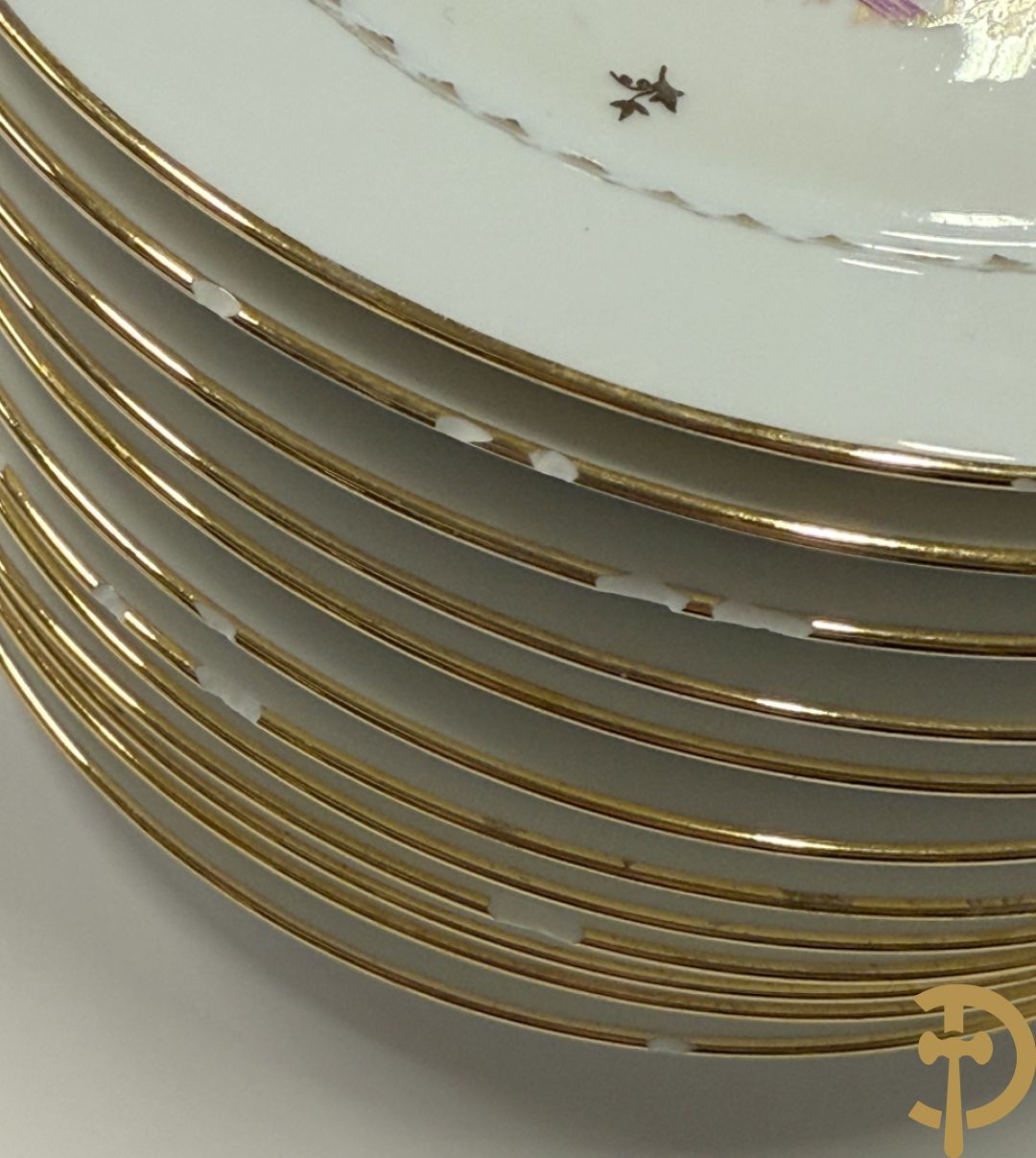 Porseleinen eet- en koffieservies met decor van elegant koppel, Limoges gemerkt