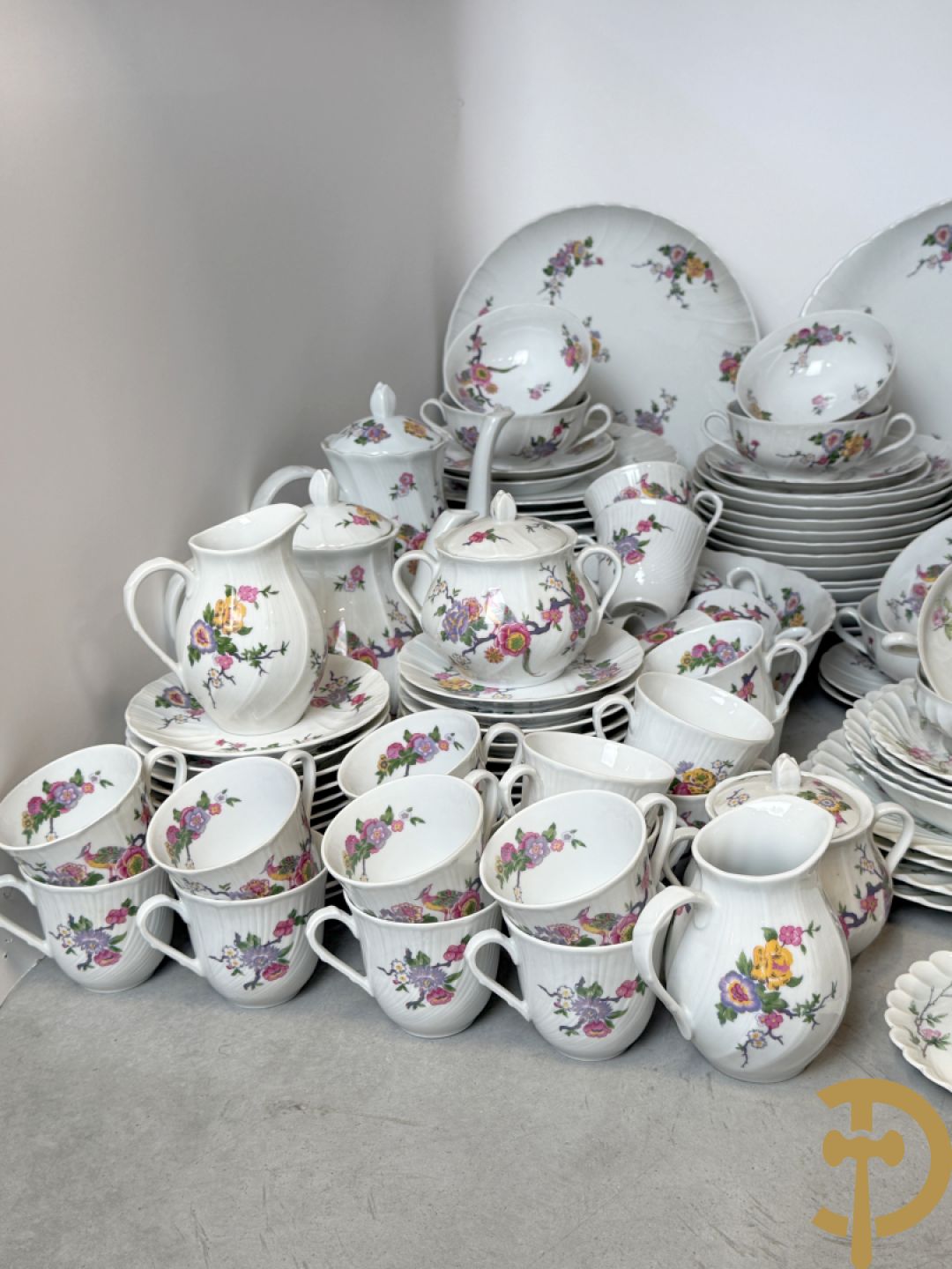 Porseleinen eet- (12-delig) en koffieservies (24- delig), Bernard Aud Limoges + porseleinen koffieservies, Haviland Limoges