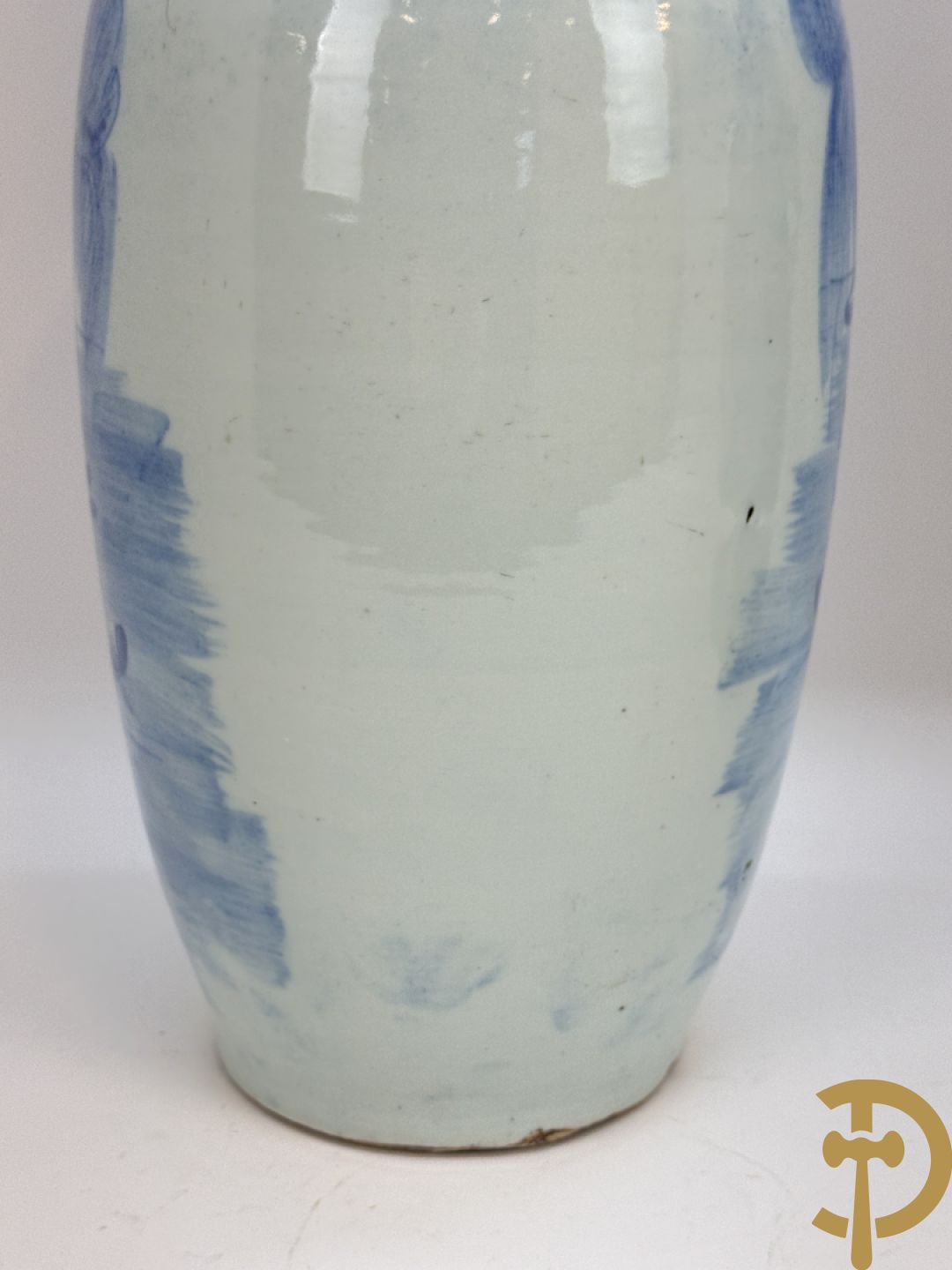 Paar Chinese blauw/wit vazen met geanimeerd huizendecor