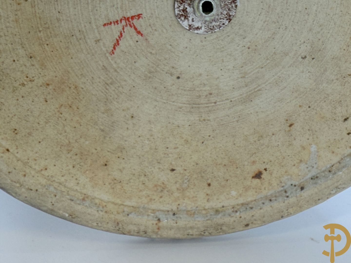 Paar Chinese blauw/witte porseleinen dekselvazen gedecoreerd met draken en bloemenmotieven, als lampadaire omgebouwd