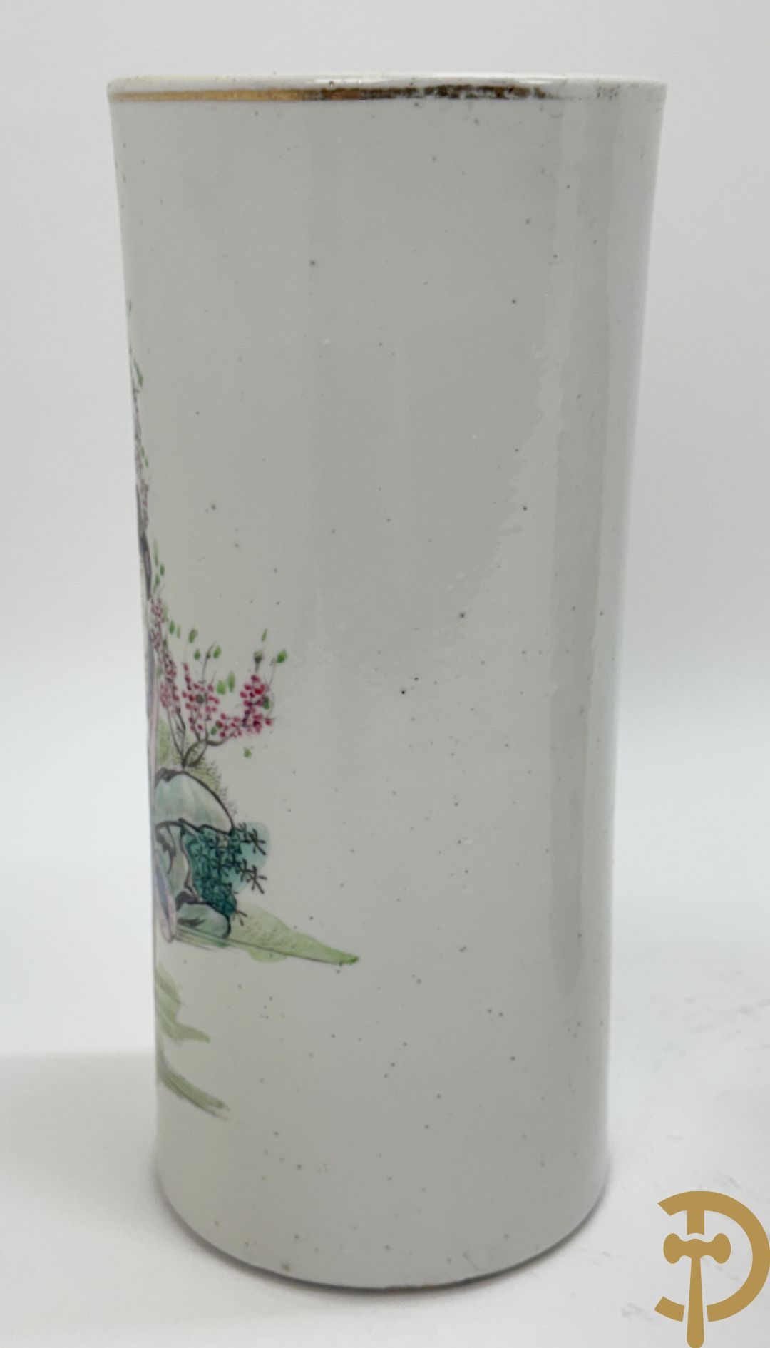 Chinese porseleinen rolvaas met damesdecor, getekend + Chinese porseleinen republieksvaas met damesdecor