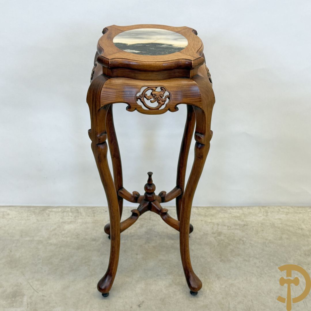 Chinese hardhouten sokkel