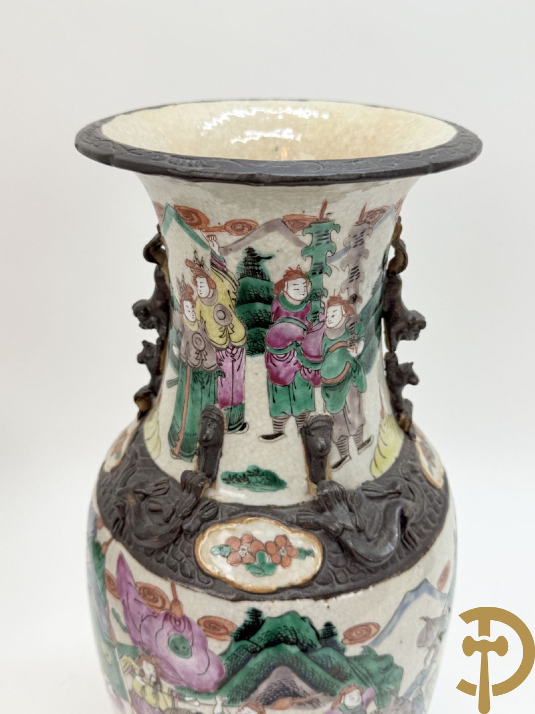 Twee Nankinvazen met geanimeerd krijgerdecor