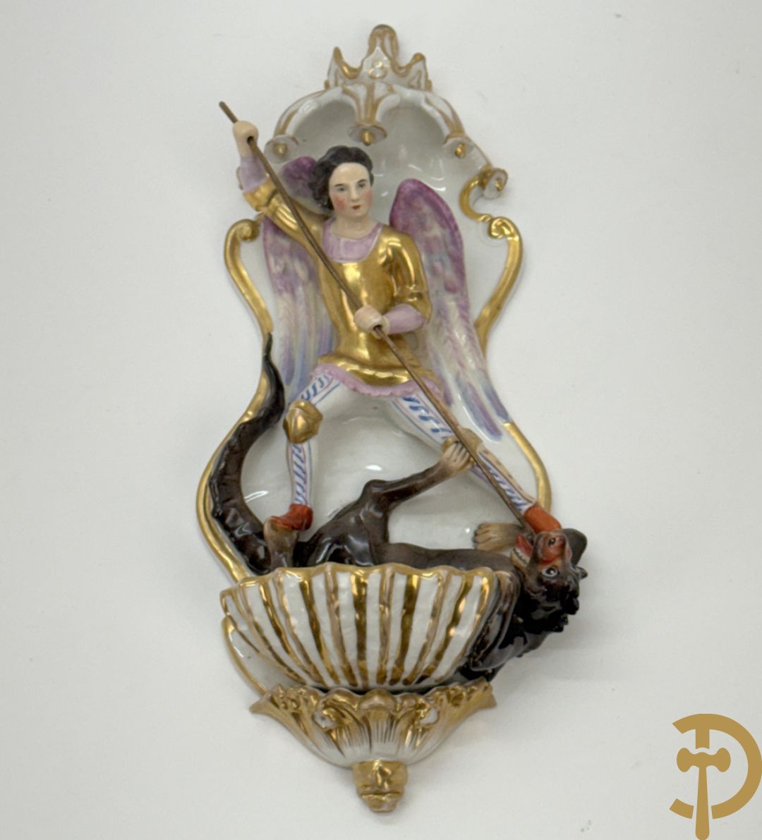 Meerkleurig Vieux Paris wijwatervat met Sint Michael doodt de draak