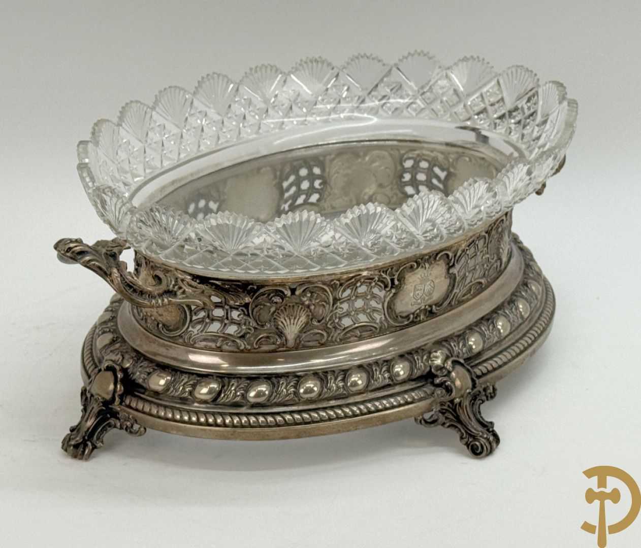 Massief zilveren ovale milieu de table met kristallen coupe