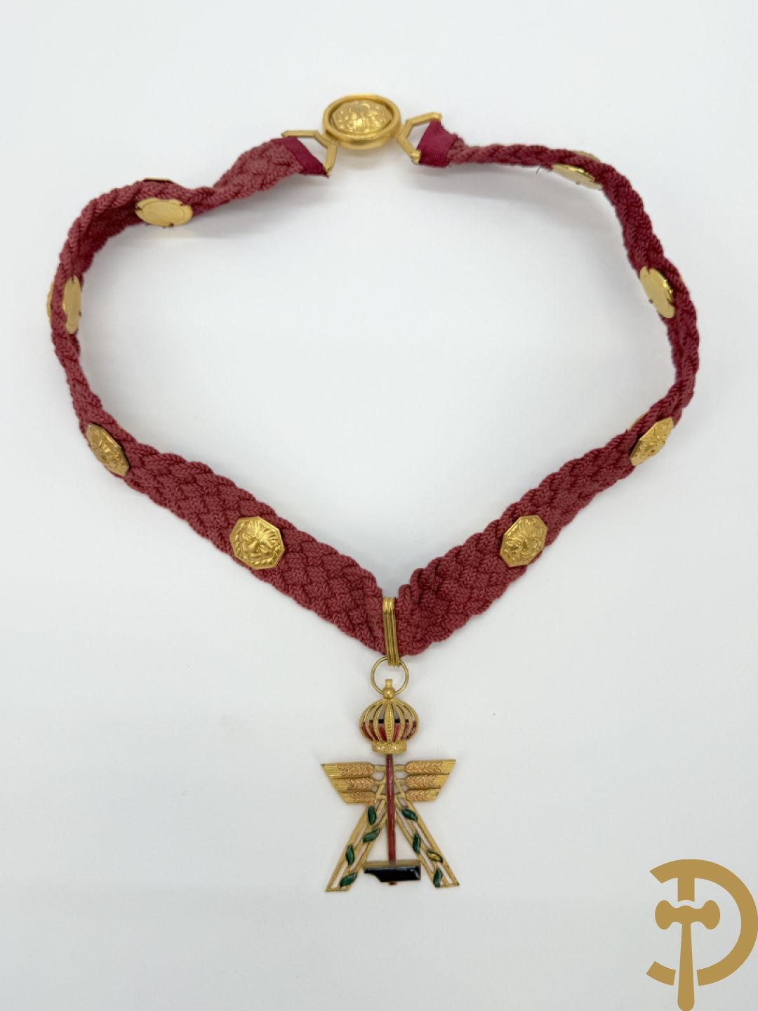 Belgisch ereteken van de arbeid in schrijn