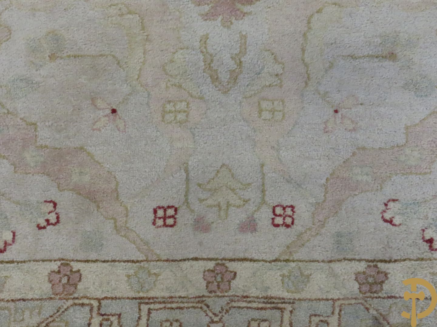 Oosters handgeknoopt tapijt met bloemenpatronen op beige fond, Oushak