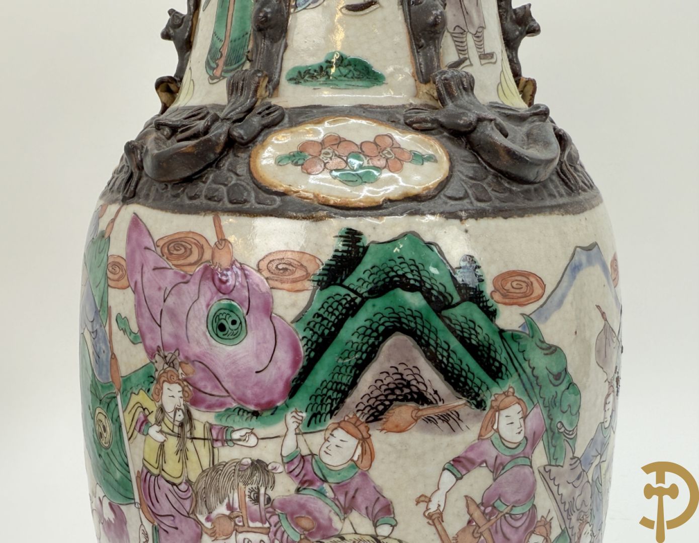 Twee Nankinvazen met geanimeerd krijgerdecor