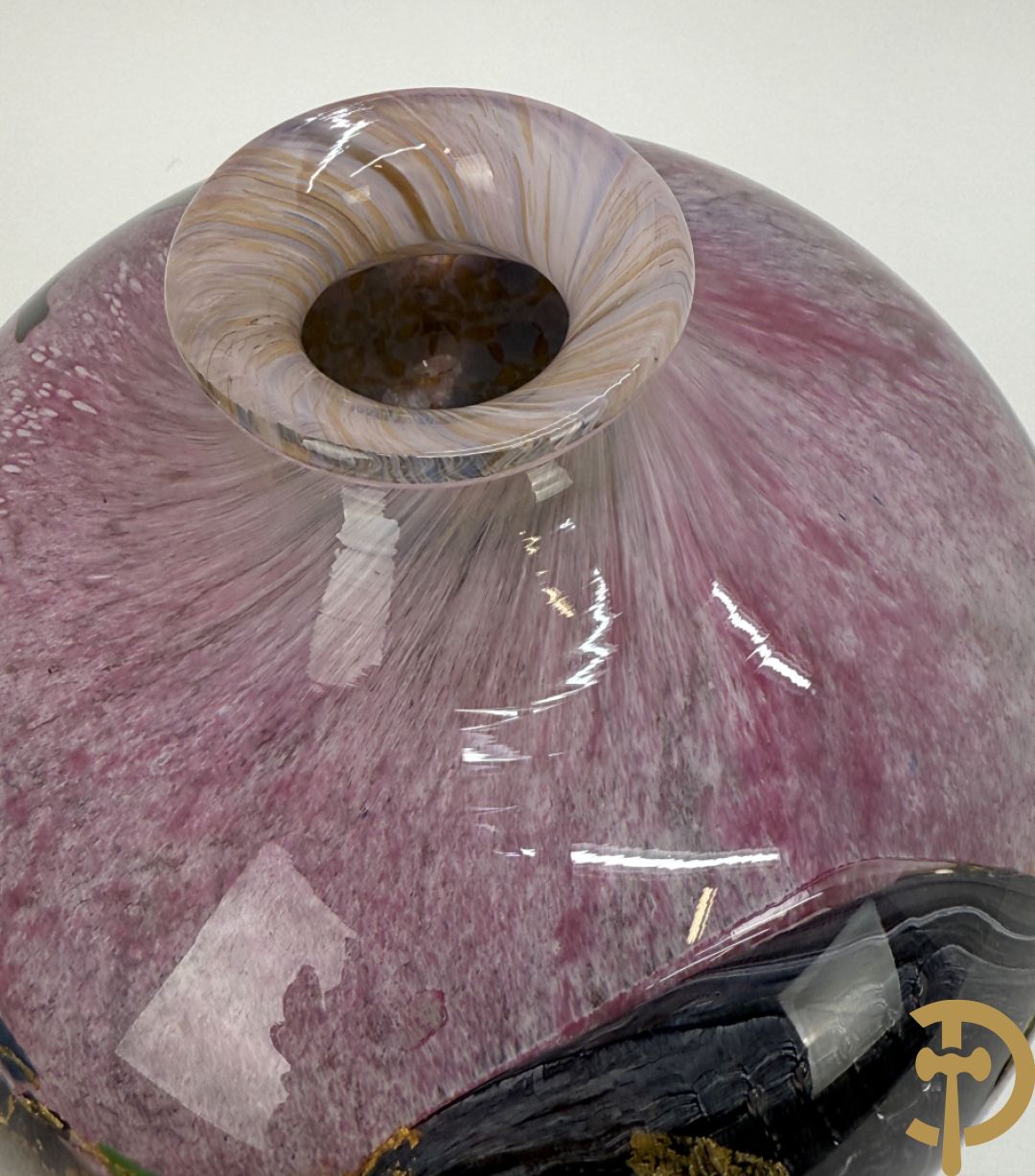 NOVARO Jean-Claude getekend onderaan - Glaspasta vaas met stop, getorst roze en gouddraad