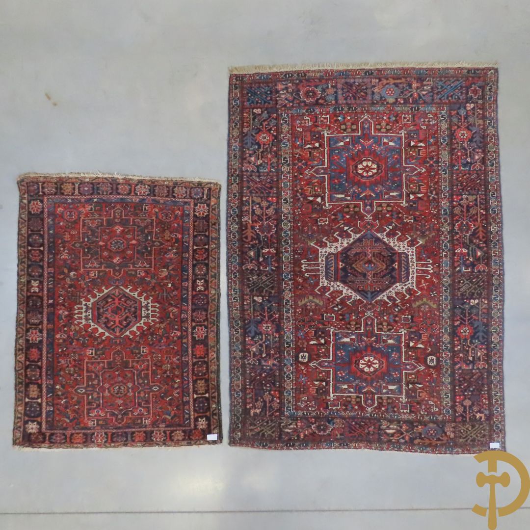 Twee oosterse handgeknoopte tapijten Heriz